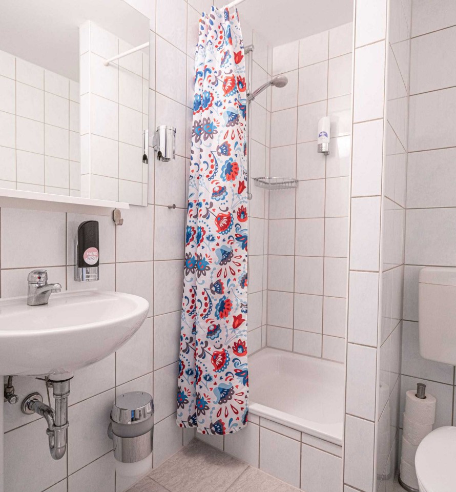 BIG MAMA Berlin dortoir de 4 personnes salle de bain